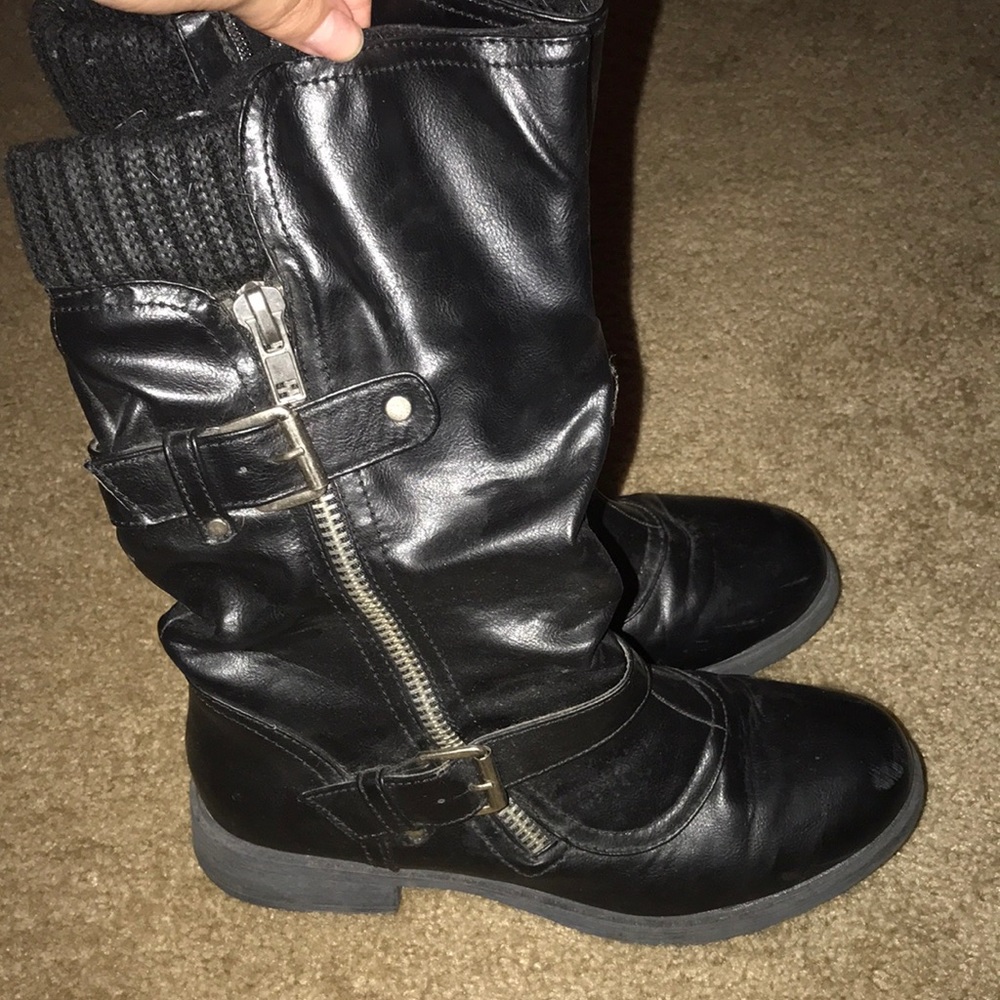 Black moto boots